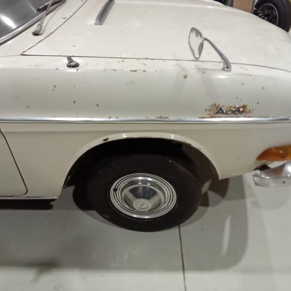 13.03.2025 1969 audi 70 l white stripping ready for paint (11)