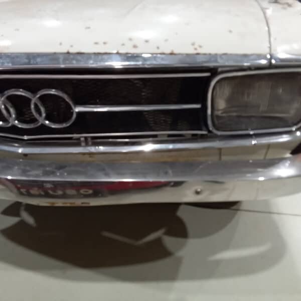 13.03.2025 1969 audi 70 l white stripping ready for paint (13)