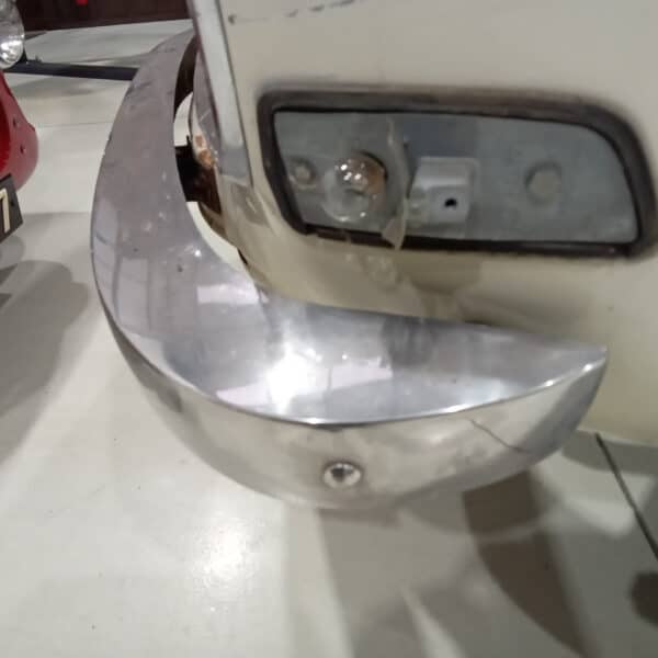 13.03.2025 1969 audi 70 l white stripping ready for paint (32)