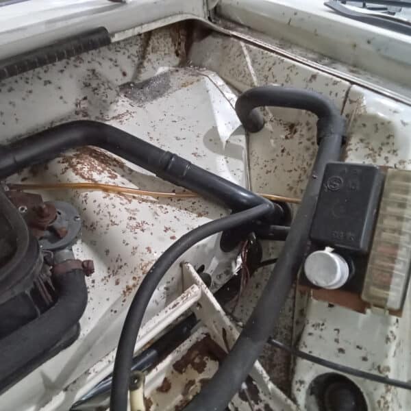 13.03.2025 1969 audi 70 l white stripping ready for paint (44)