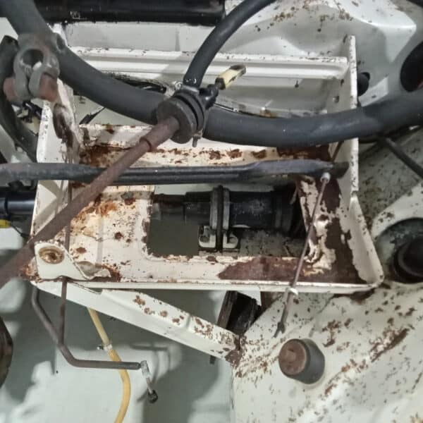 13.03.2025 1969 audi 70 l white stripping ready for paint (46)