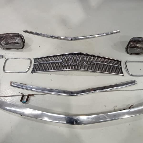 13.03.2025 1969 audi 70 l white stripping ready for paint (51)