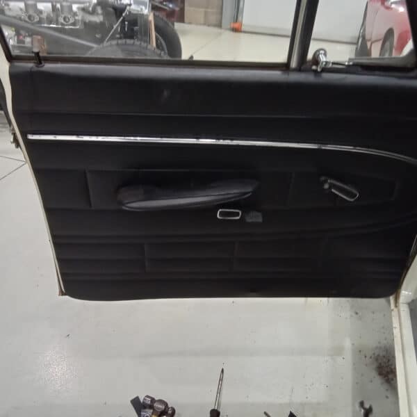 13.03.2025 1969 audi 70 l white stripping ready for paint (54)