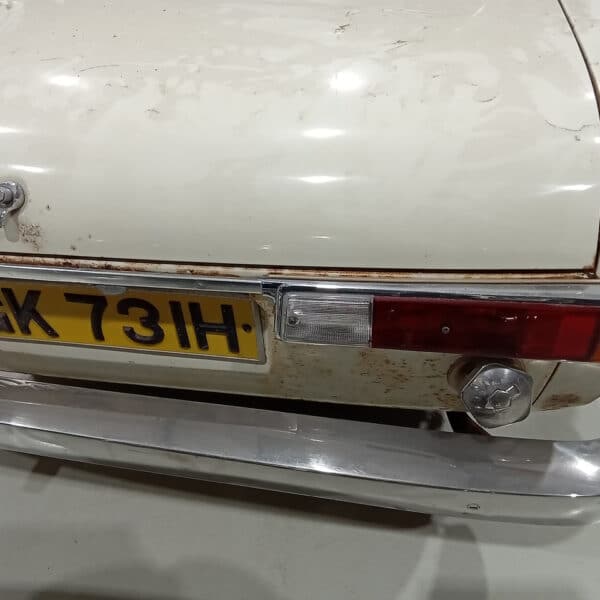 13.03.2025 1969 audi 70 l white stripping ready for paint (6)