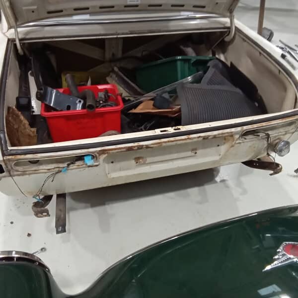 13.03.2025 1969 audi 70 l white stripping ready for paint (61)