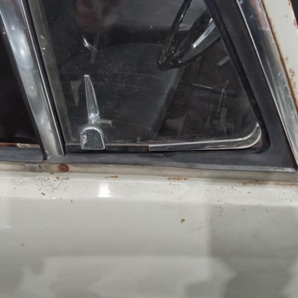 13.03.2025 1969 audi 70 l white stripping ready for paint (65)