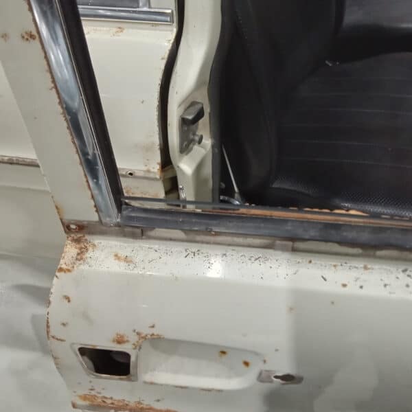 13.03.2025 1969 audi 70 l white stripping ready for paint (66)