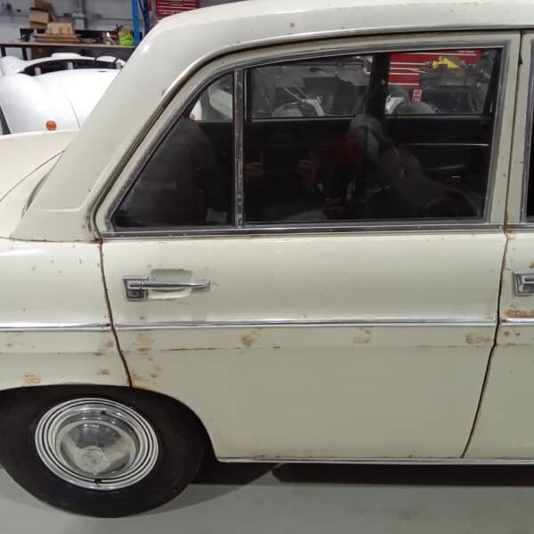 13.03.2025 1969 audi 70 l white stripping ready for paint (8)