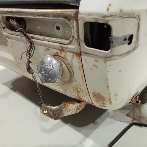 13.03.2025 1969 audi 70 l white stripping ready for paint (84)