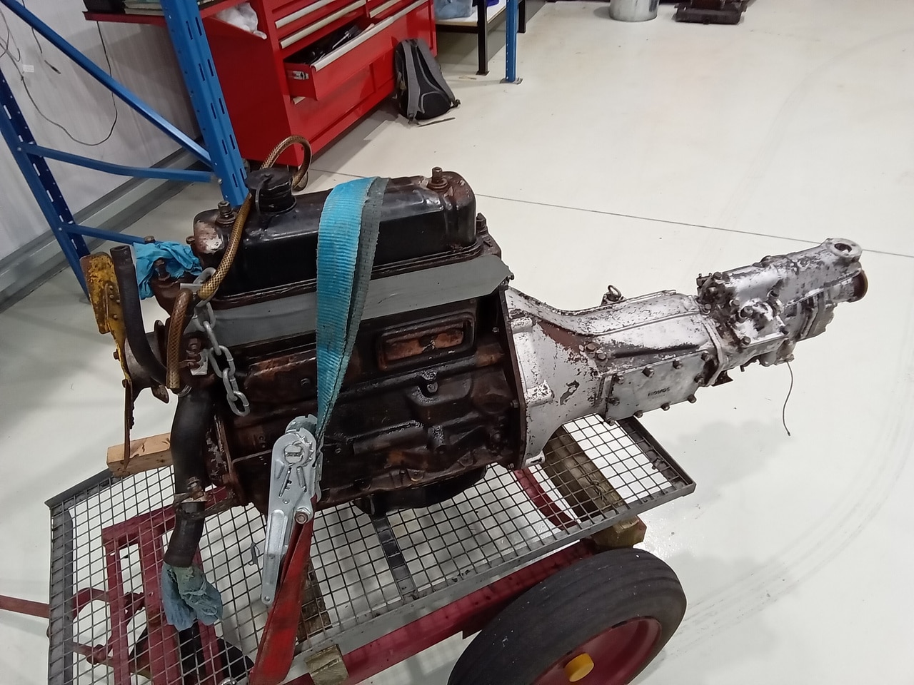13.03.2025 1973 mg roadster blue strip down (106)