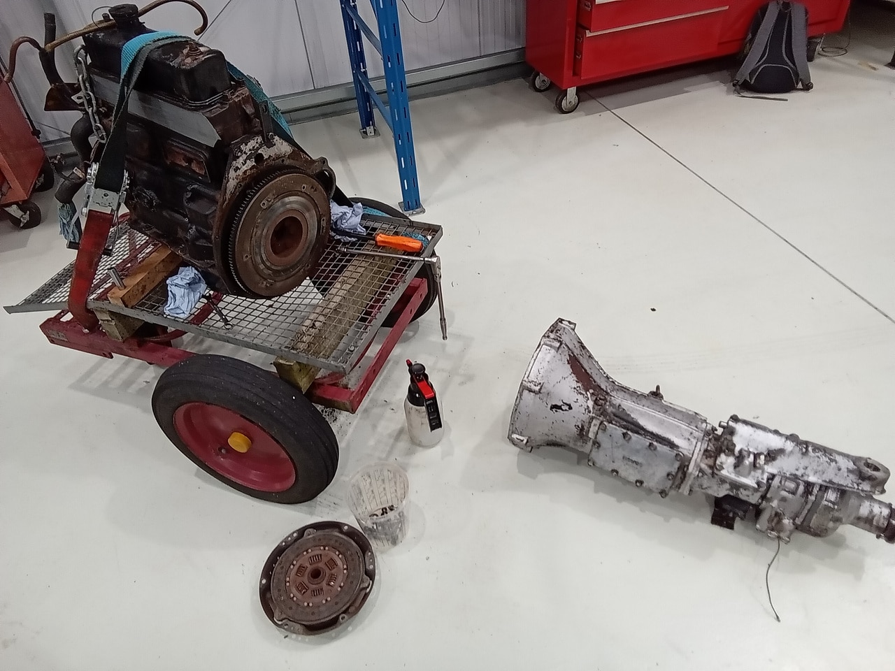 13.03.2025 1973 mg roadster blue strip down (107)