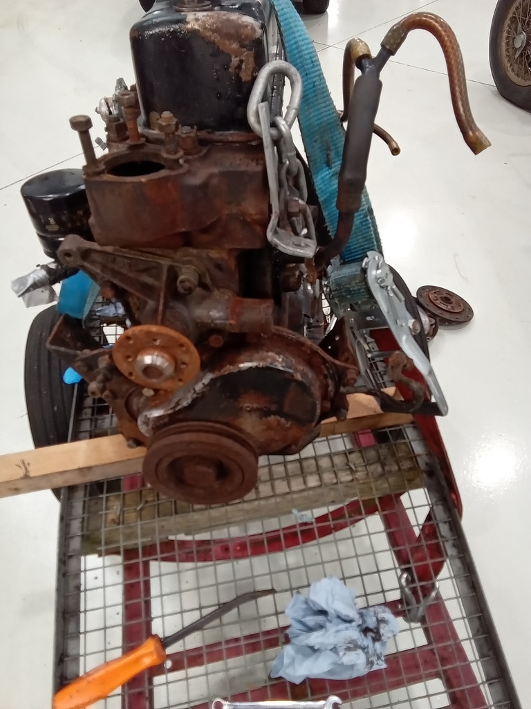 13.03.2025 1973 mg roadster blue strip down (112)