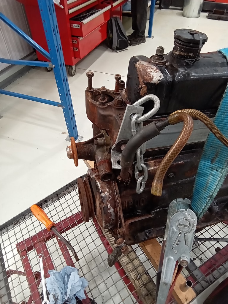 13.03.2025 1973 mg roadster blue strip down (113)