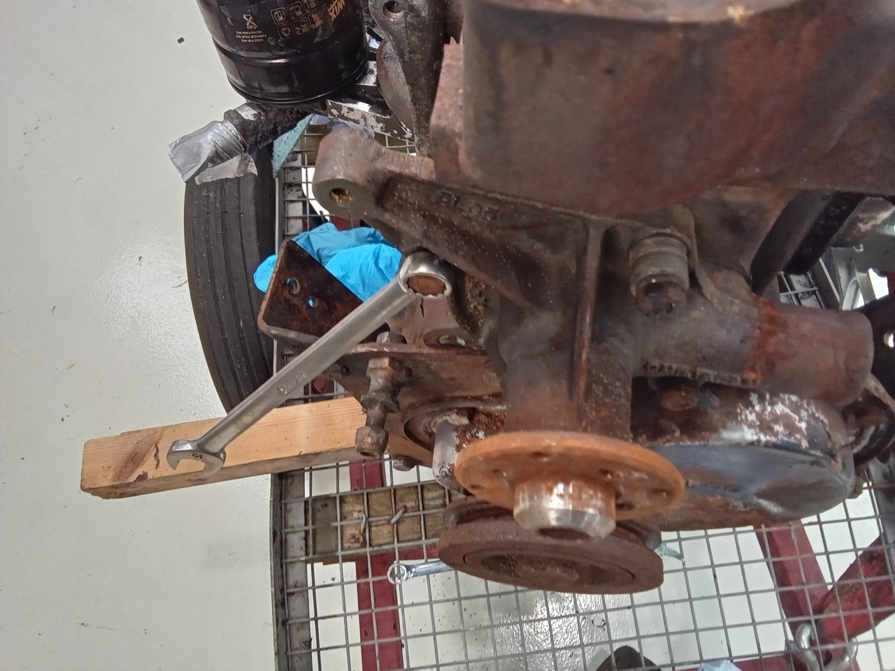 13.03.2025 1973 mg roadster blue strip down (115)
