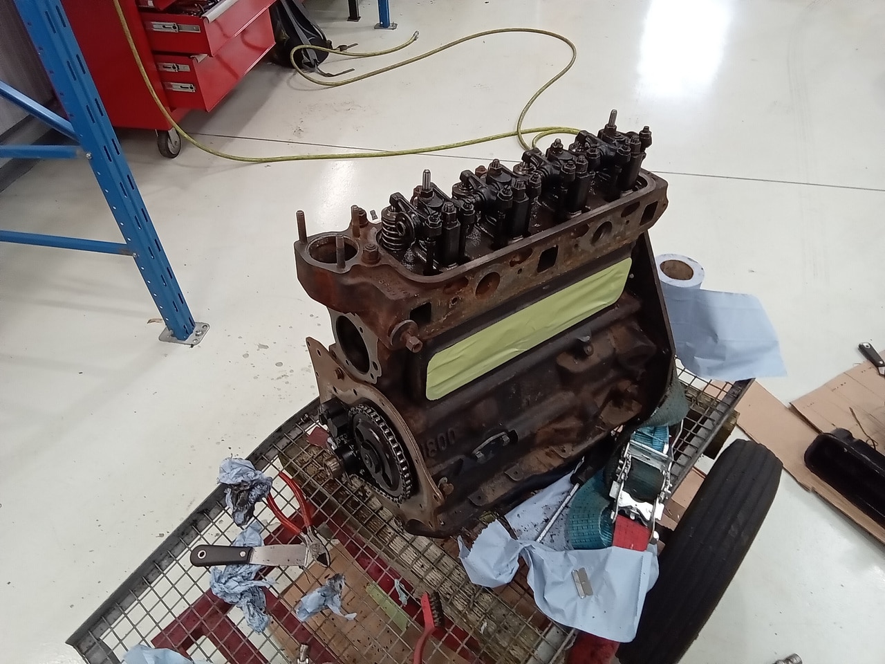 13.03.2025 1973 mg roadster blue strip down (116)