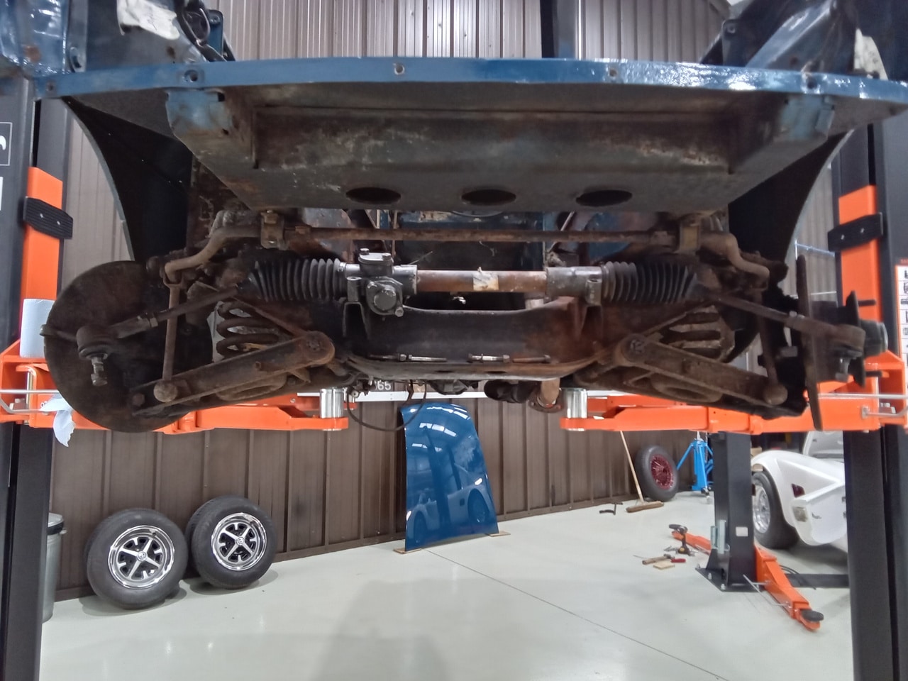 13.03.2025 1973 mg roadster blue strip down (121)