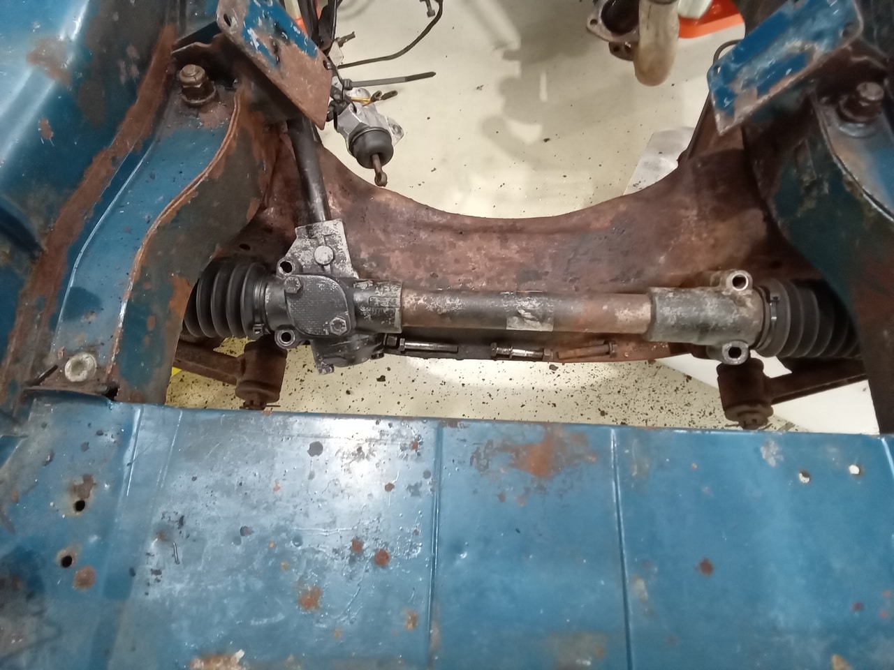13.03.2025 1973 mg roadster blue strip down (123)