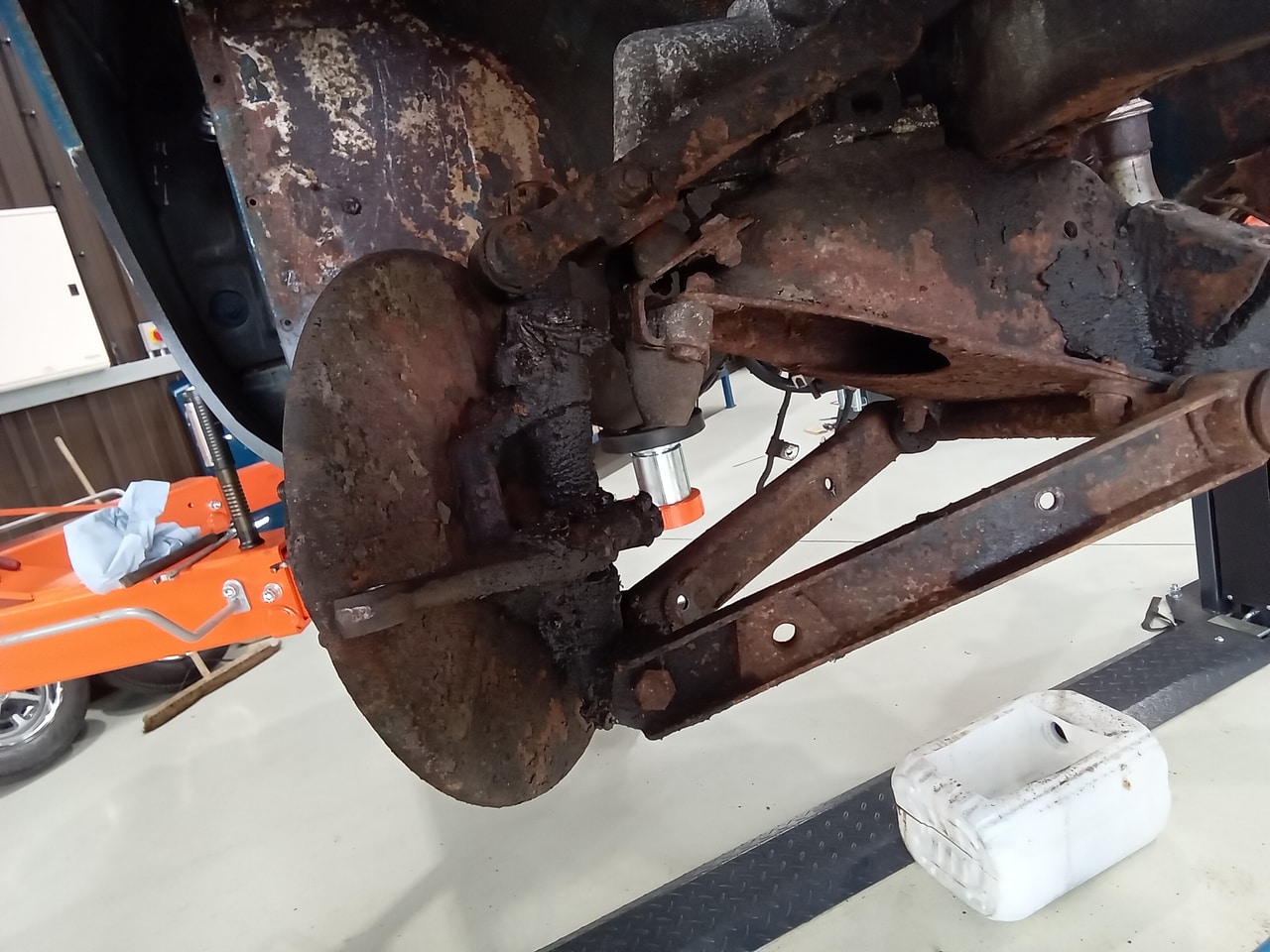13.03.2025 1973 mg roadster blue strip down (134)