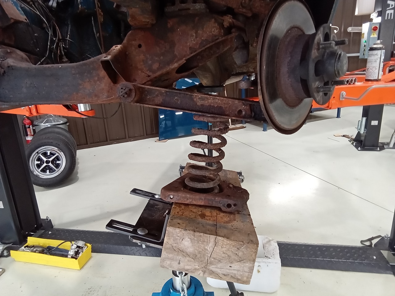 13.03.2025 1973 mg roadster blue strip down (138)