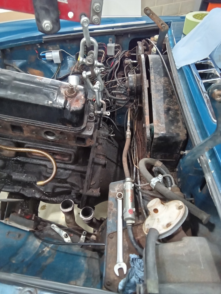 13.03.2025 1973 mg roadster blue strip down (14)