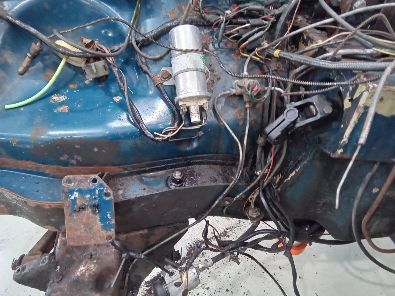 13.03.2025 1973 mg roadster blue strip down (144)