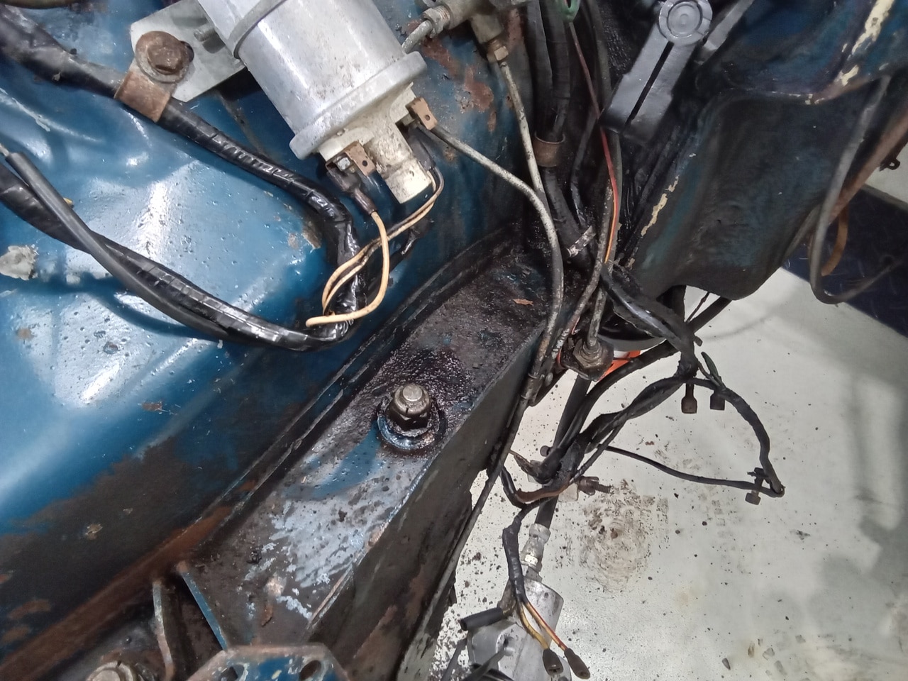 13.03.2025 1973 mg roadster blue strip down (147)