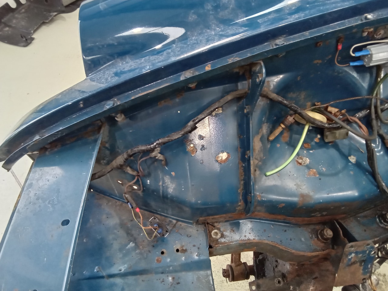 13.03.2025 1973 mg roadster blue strip down (148)