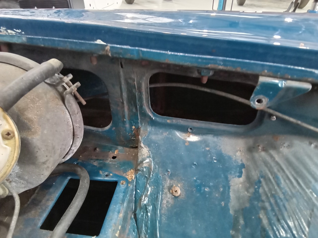 13.03.2025 1973 mg roadster blue strip down (151)