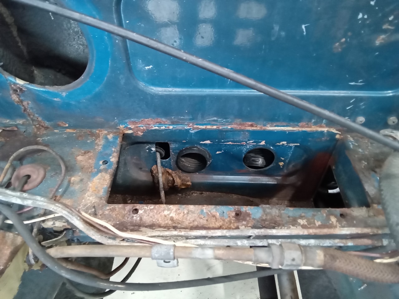 13.03.2025 1973 mg roadster blue strip down (153)