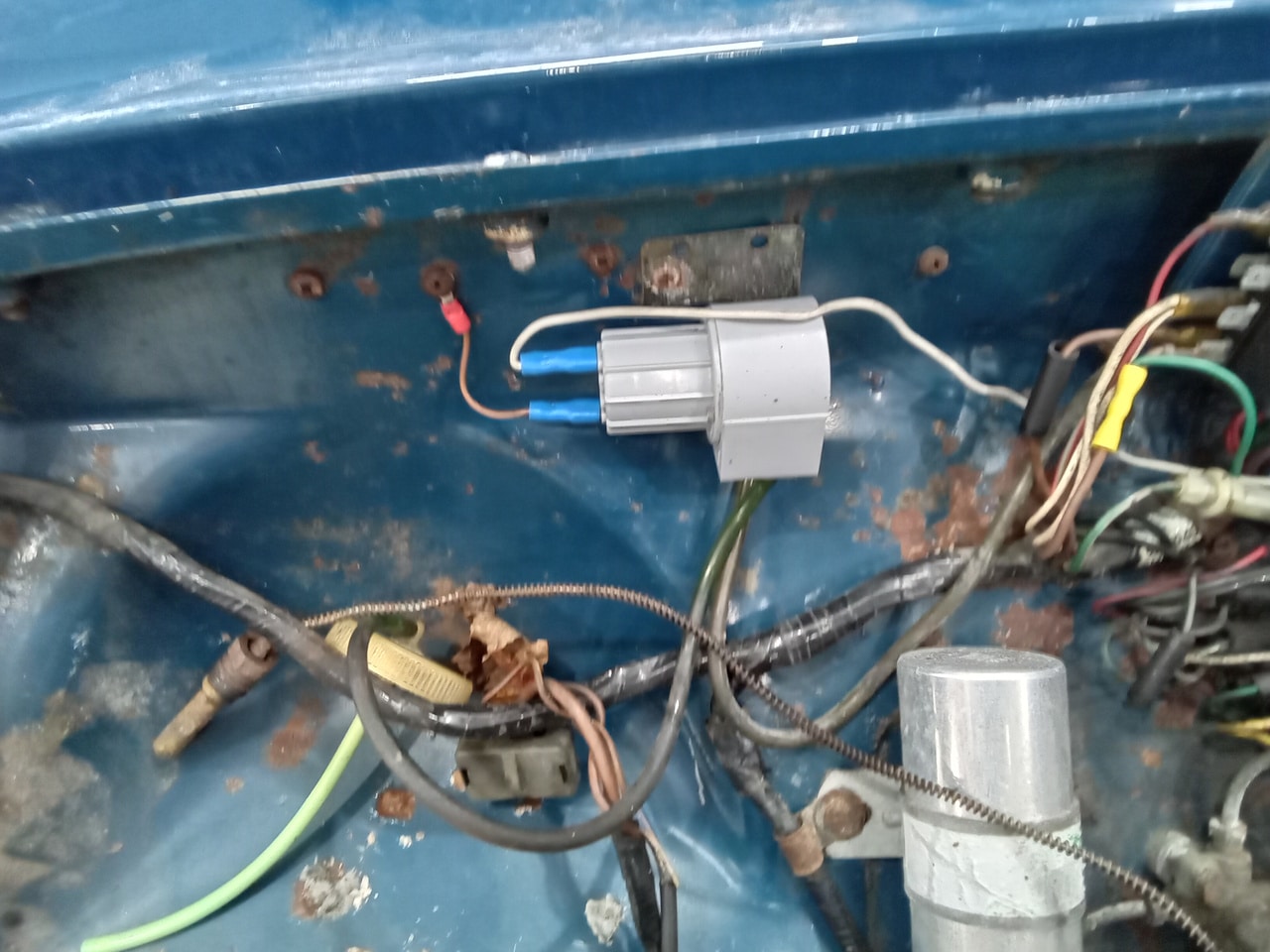13.03.2025 1973 mg roadster blue strip down (156)