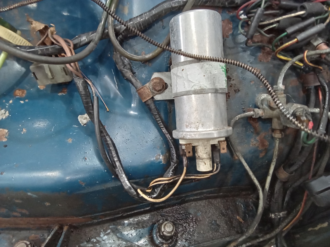 13.03.2025 1973 mg roadster blue strip down (157)