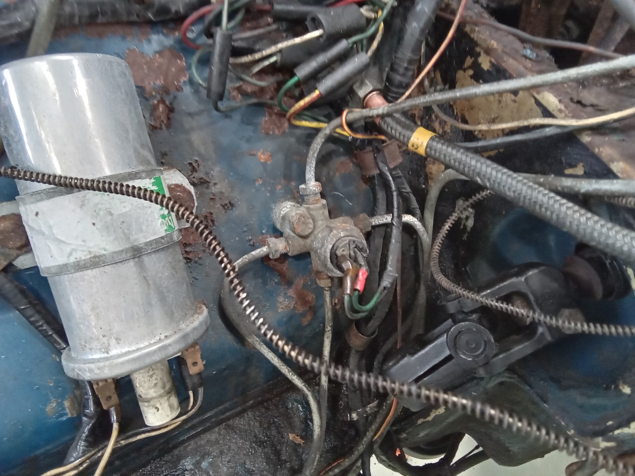 13.03.2025 1973 mg roadster blue strip down (159)