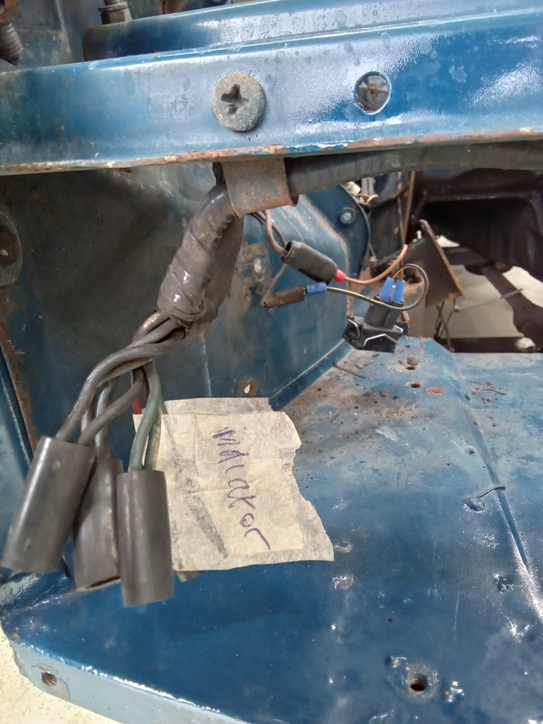13.03.2025 1973 mg roadster blue strip down (161)