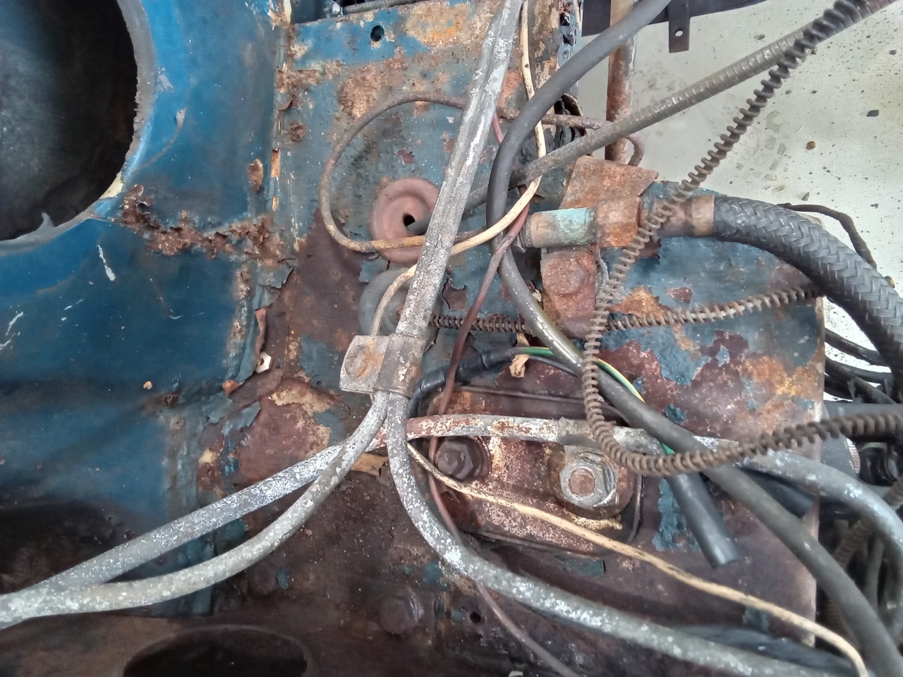13.03.2025 1973 mg roadster blue strip down (171)