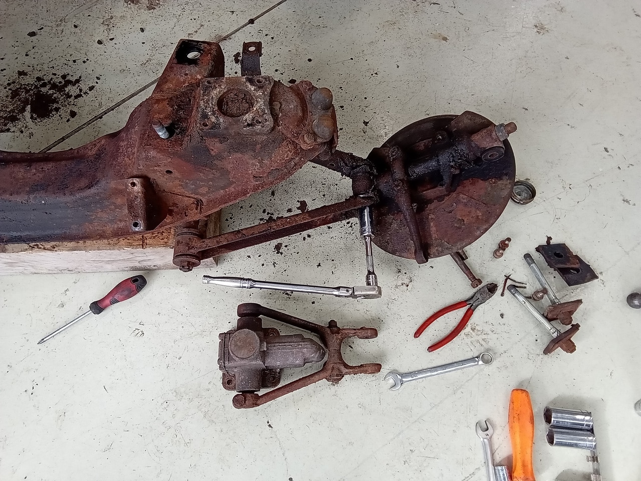 13.03.2025 1973 mg roadster blue strip down (182)