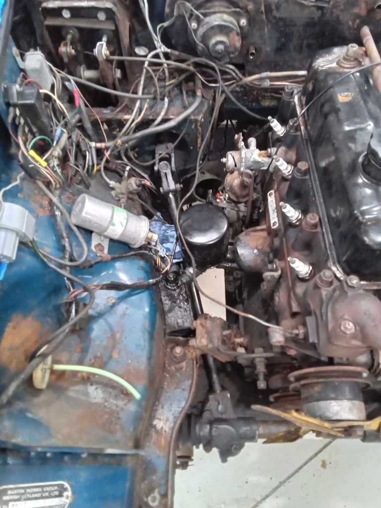 13.03.2025 1973 mg roadster blue strip down (2)