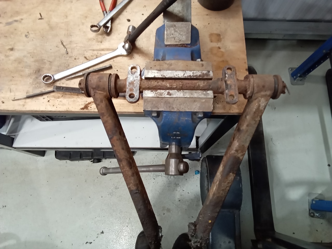 13.03.2025 1973 mg roadster blue strip down (206)