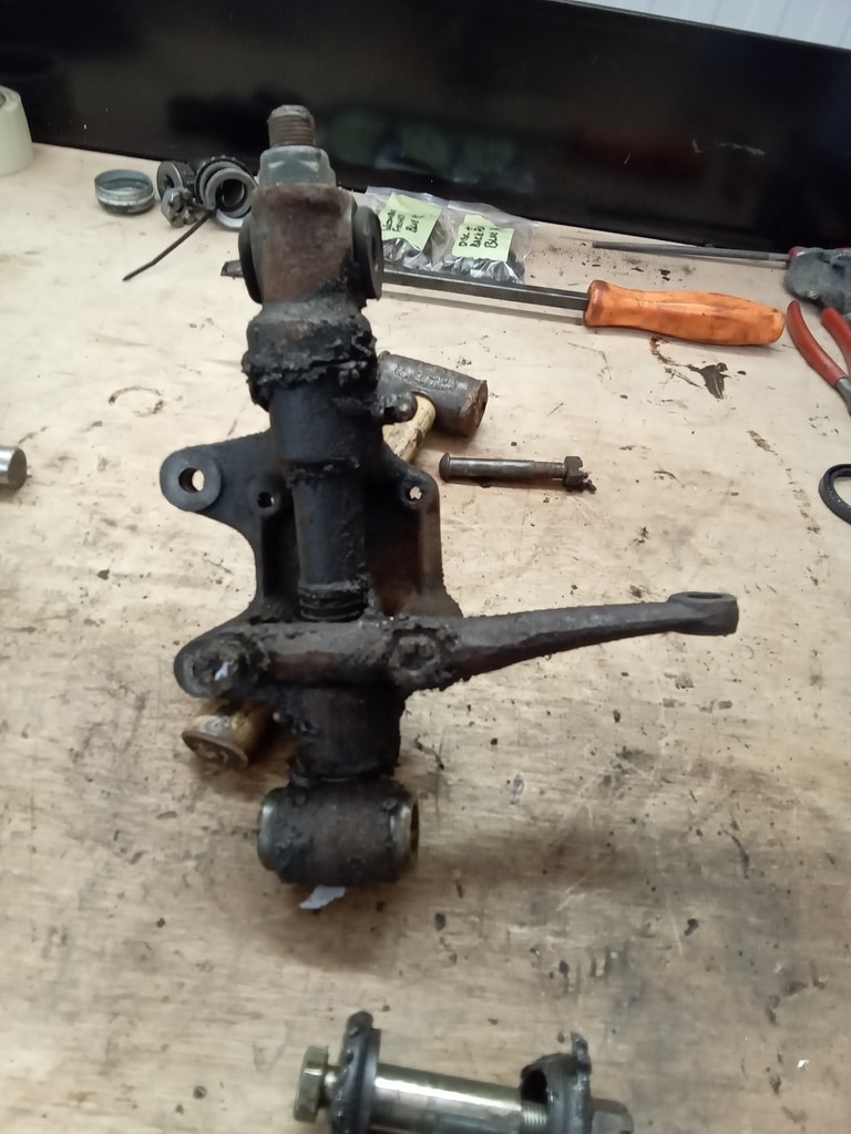 13.03.2025 1973 mg roadster blue strip down (213)