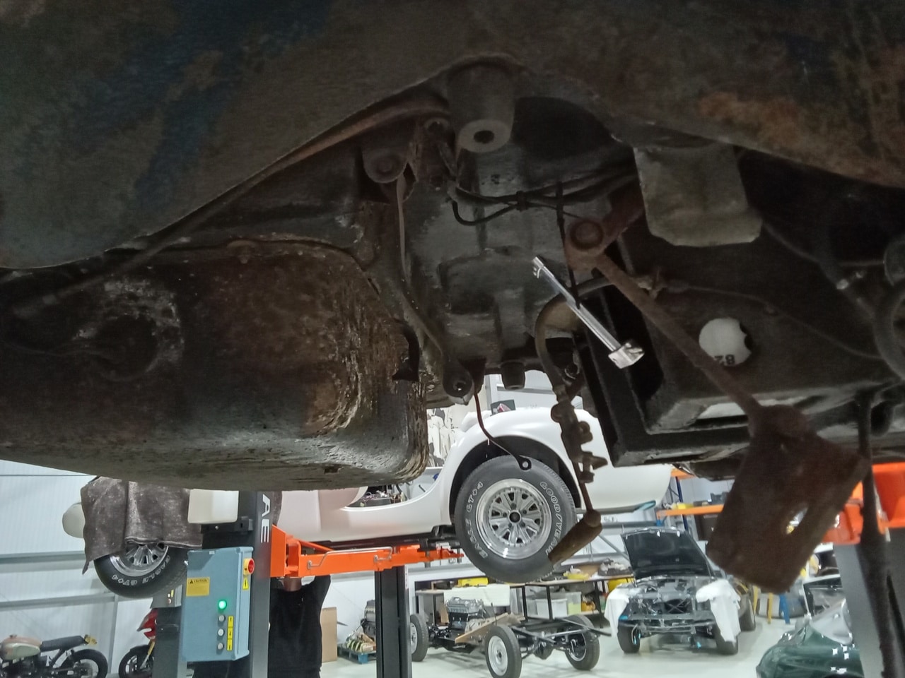 13.03.2025 1973 mg roadster blue strip down (229)
