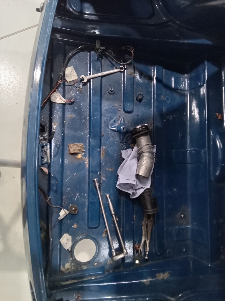 13.03.2025 1973 mg roadster blue strip down (233)