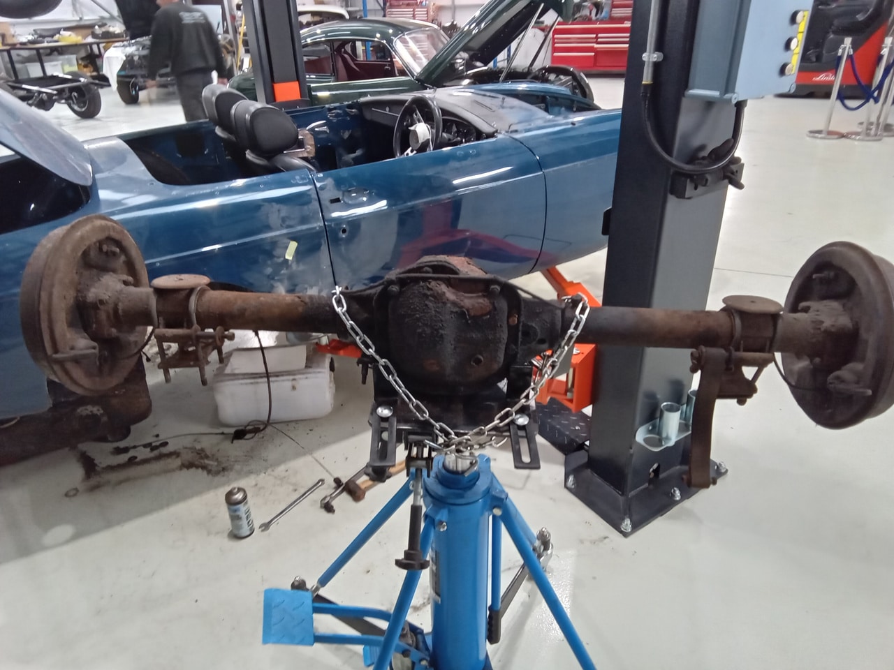 13.03.2025 1973 mg roadster blue strip down (237)
