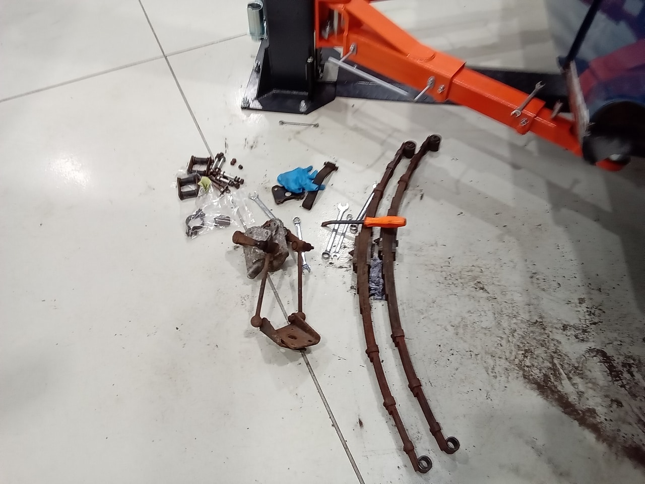 13.03.2025 1973 mg roadster blue strip down (240)