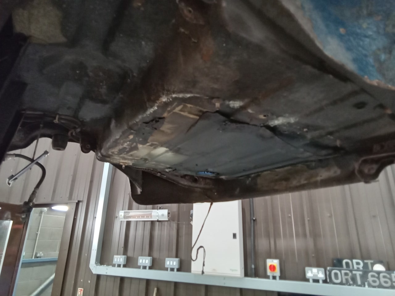 13.03.2025 1973 mg roadster blue strip down (241)