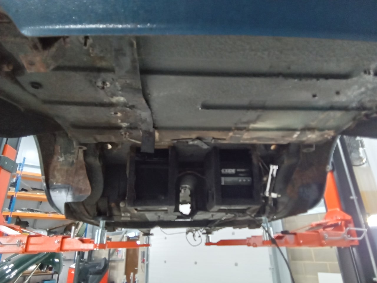 13.03.2025 1973 mg roadster blue strip down (242)