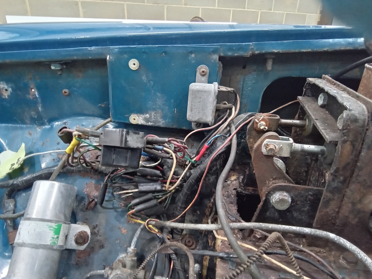 13.03.2025 1973 mg roadster blue strip down (255)