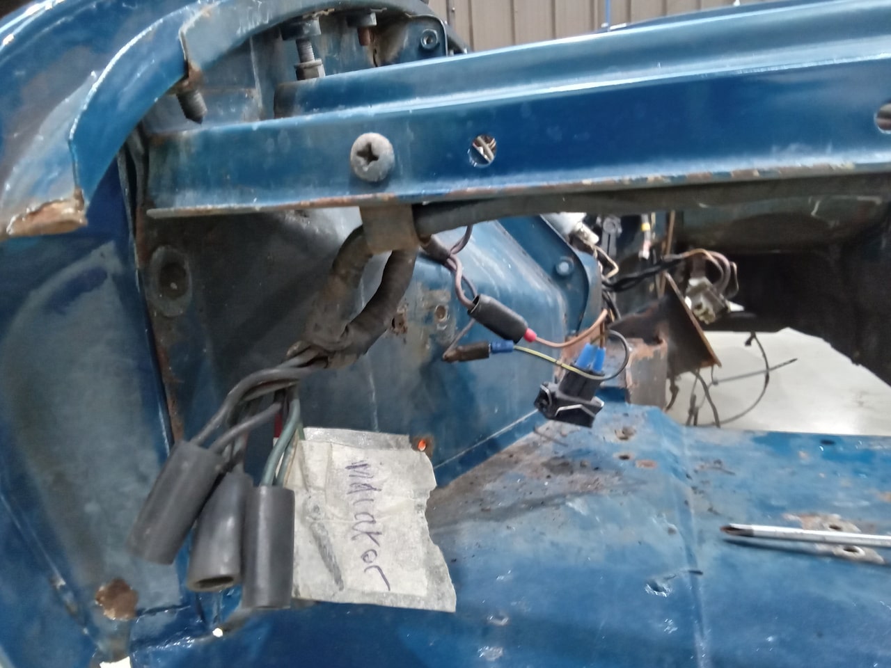 13.03.2025 1973 mg roadster blue strip down (256)