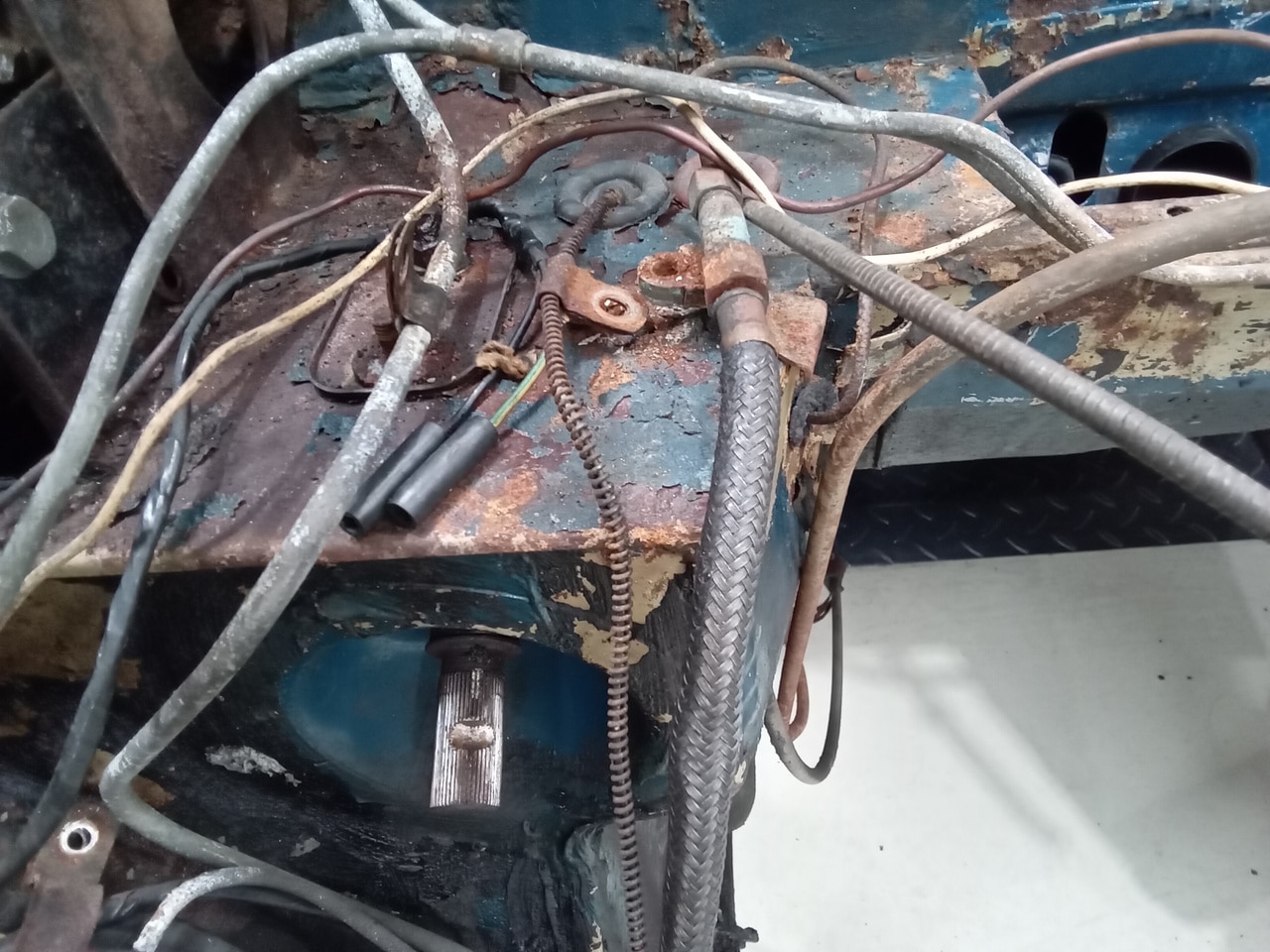 13.03.2025 1973 mg roadster blue strip down (269)