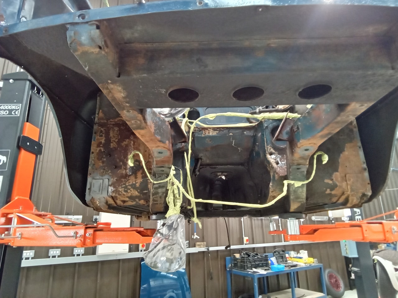 13.03.2025 1973 mg roadster blue strip down (292)