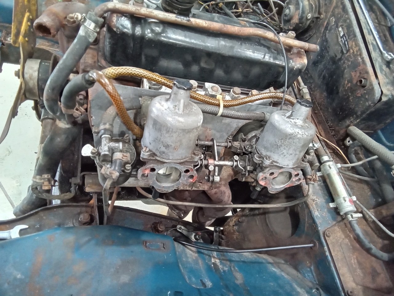 13.03.2025 1973 mg roadster blue strip down (3)