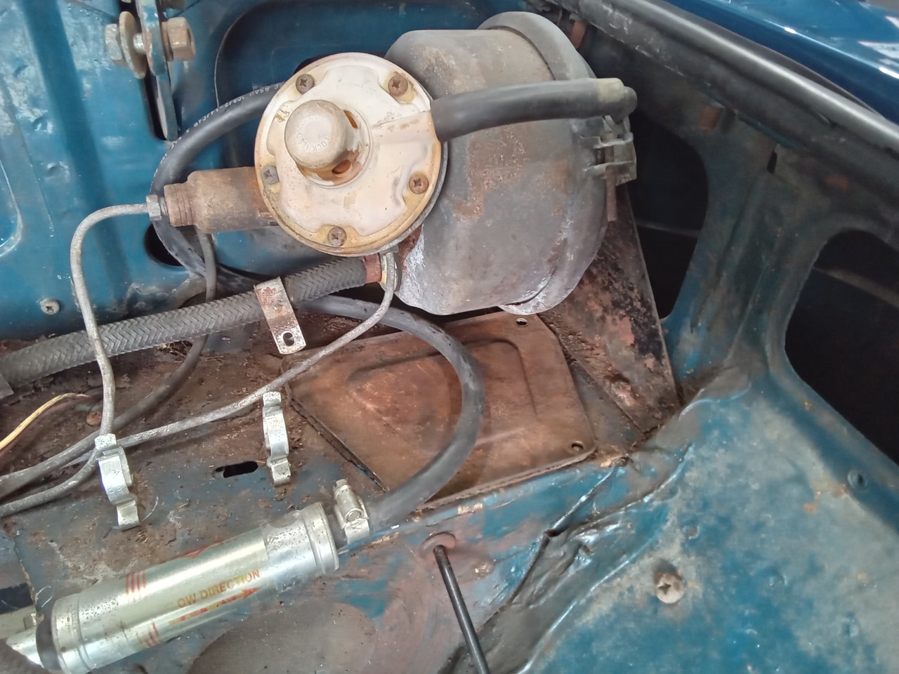 13.03.2025 1973 mg roadster blue strip down (30)